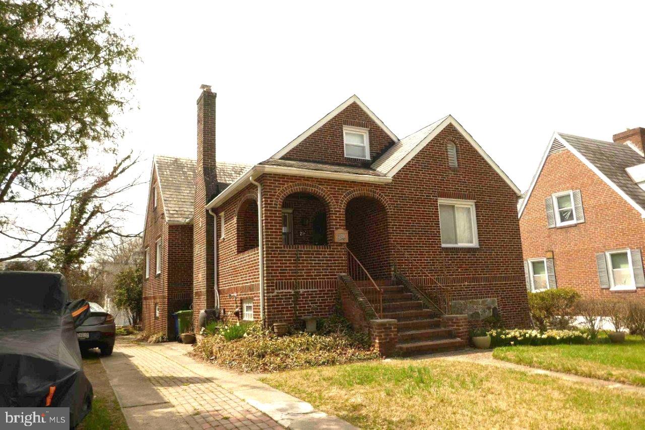 2323 IVY AVENUE