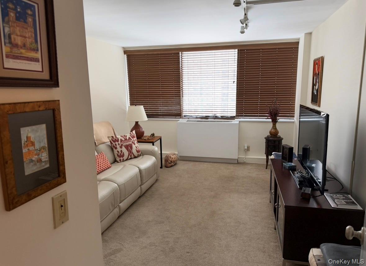 1 BAY CLUB Drive 12 F