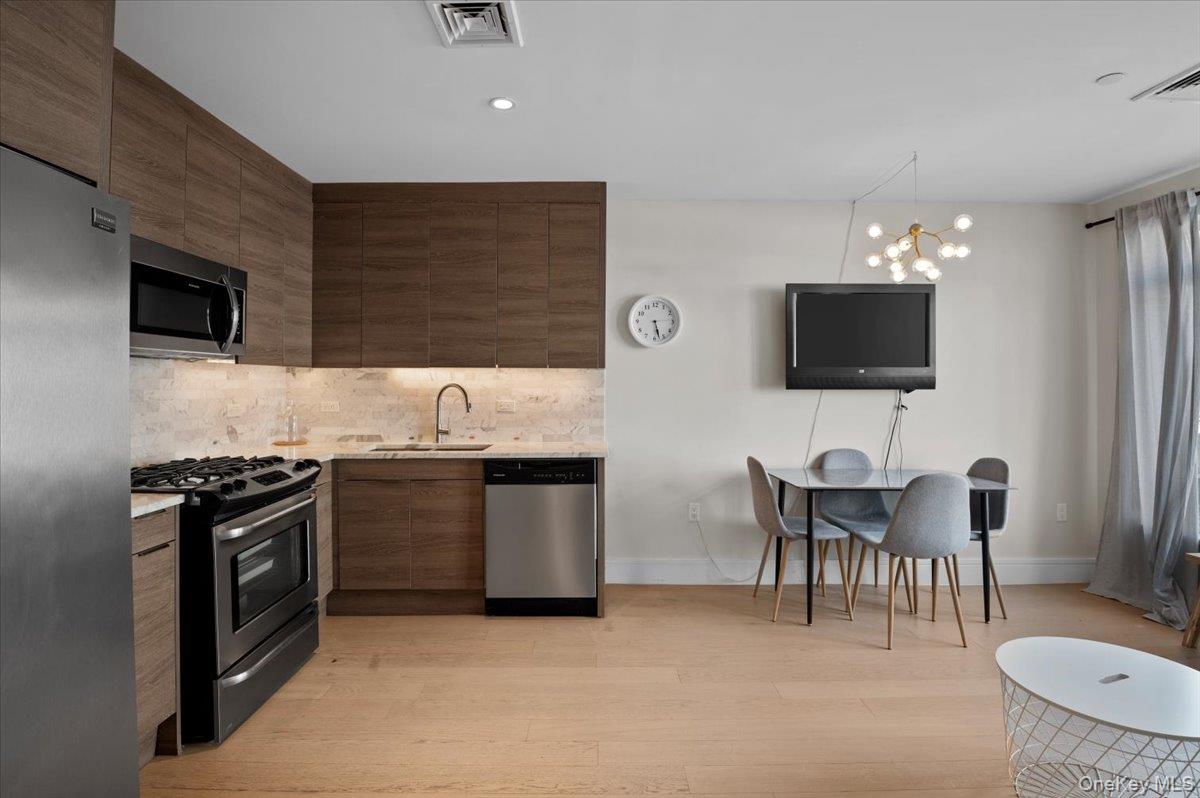 159 Beach 5th Street