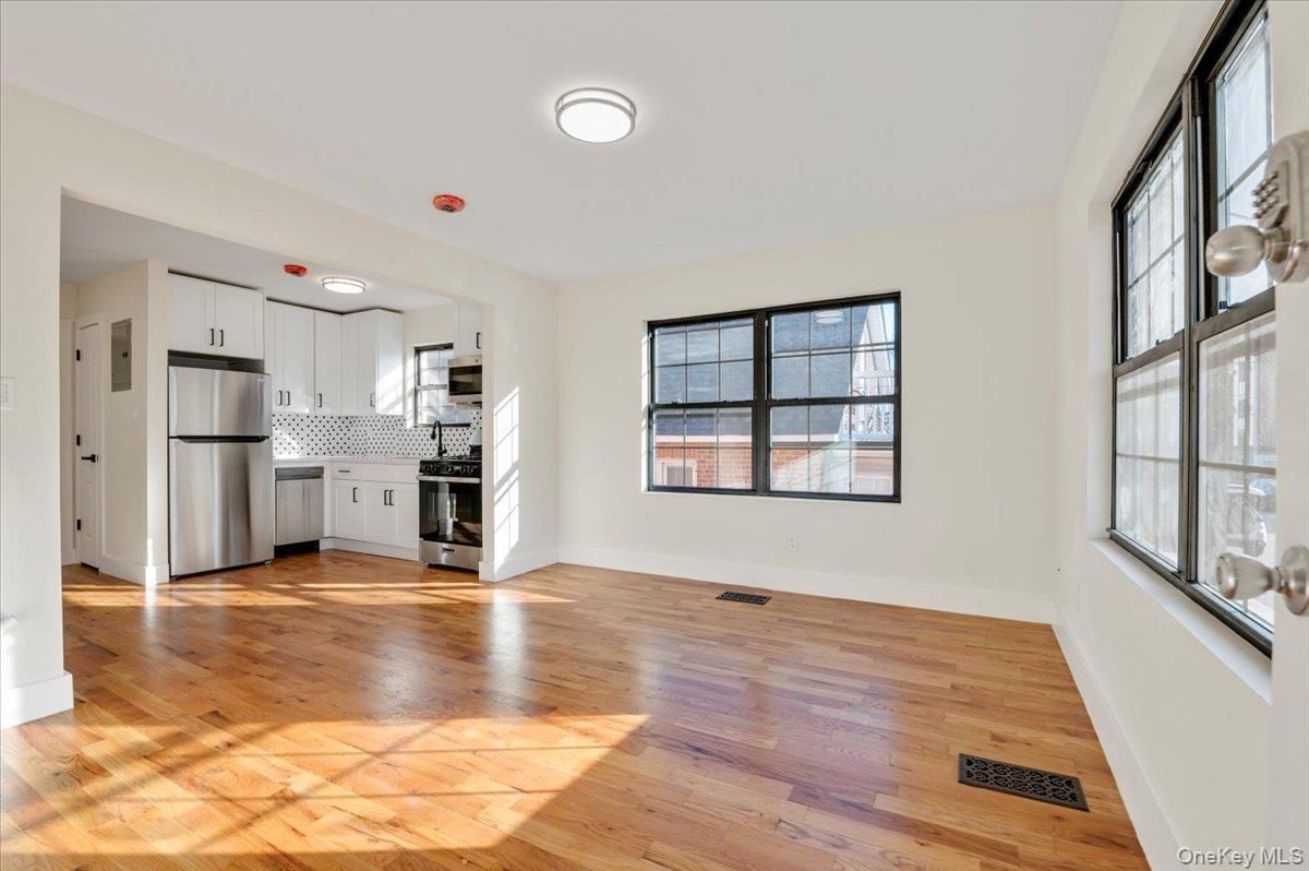 166 Beach 4th Street