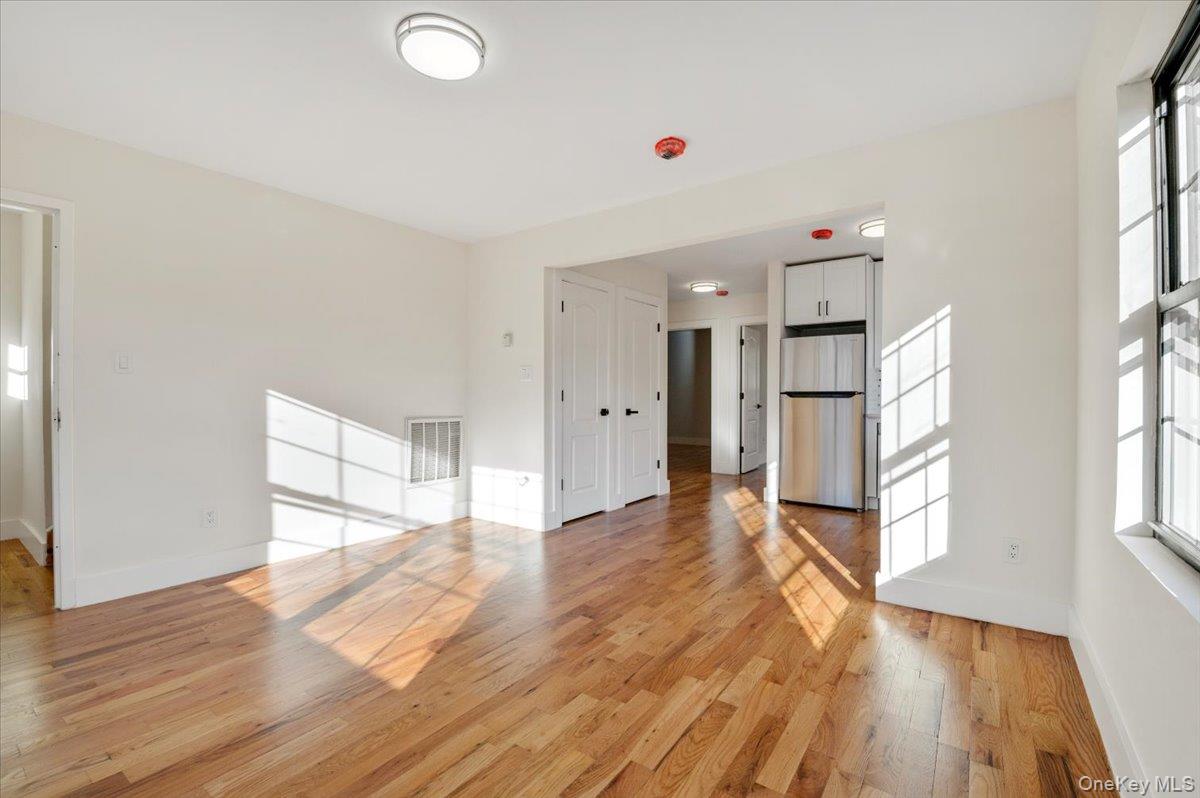 166 Beach 4th Street