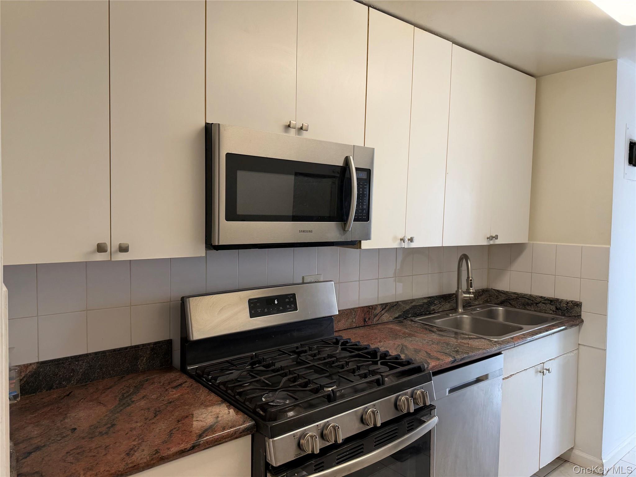 85-15 Main Street 12J