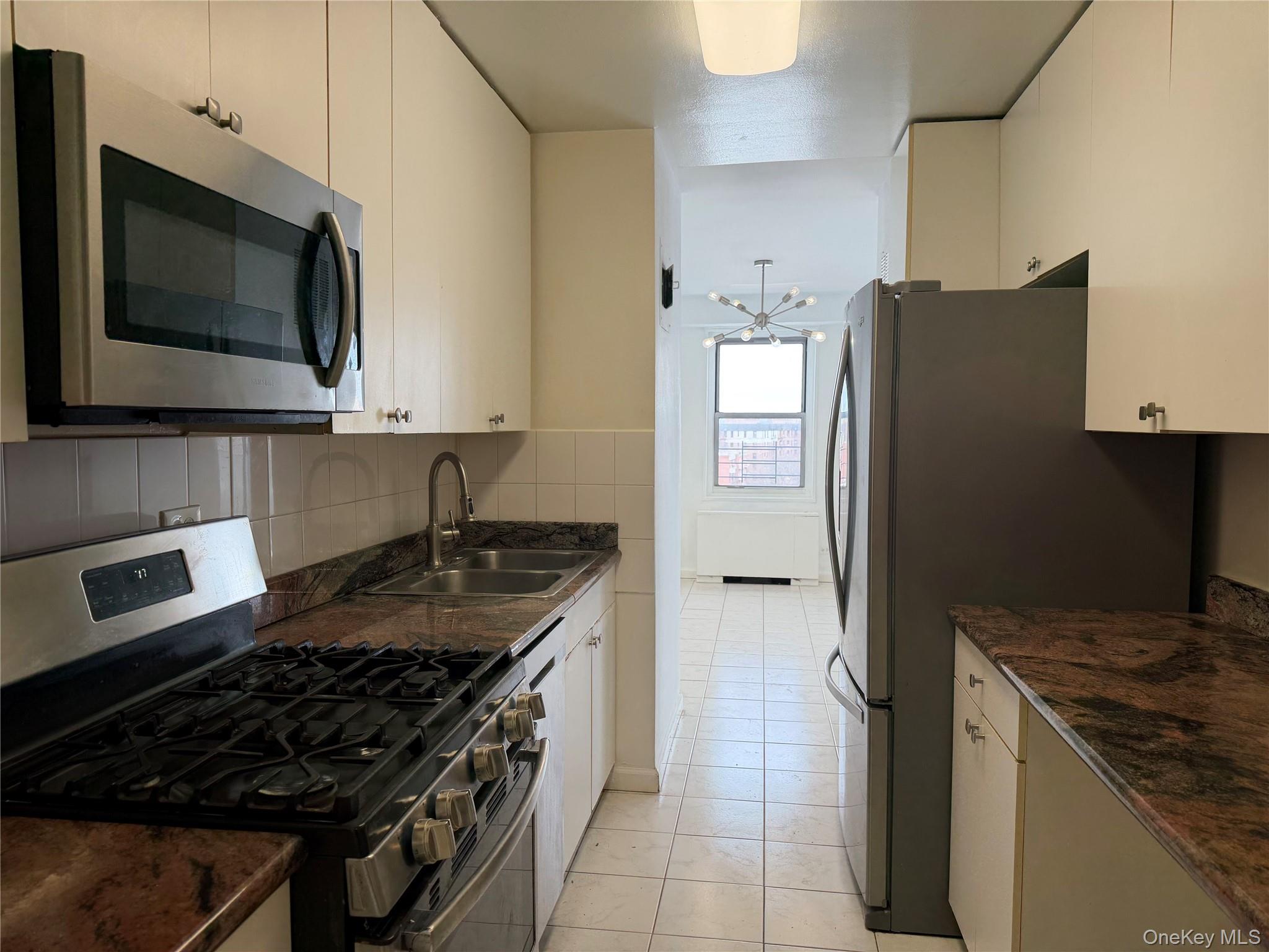 85-15 Main Street 12J