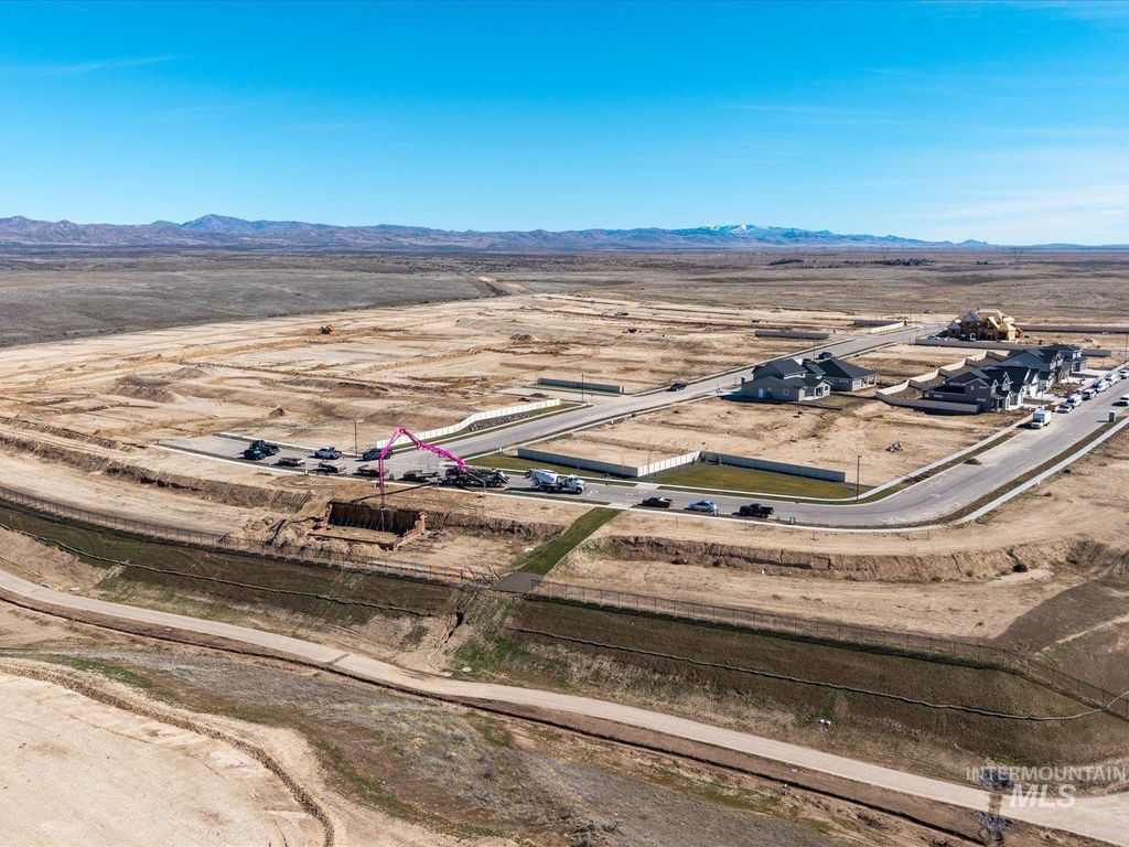 Photo of 300 E Mayfield Springs Blvd, Boise, ID 83716 (MLS # 98968806)