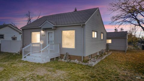 Photo of 729 N 11th Ave, Buhl, ID 83316 (MLS # 98968267)