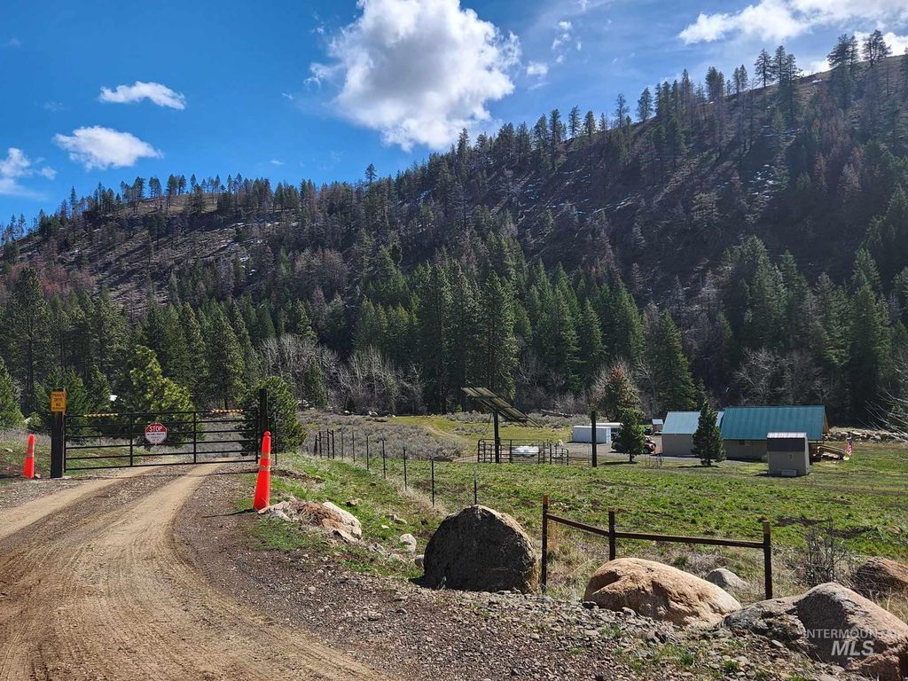 Photo of 2267 Private Road 1, Cambridge, ID 83610 (MLS # 98978201)