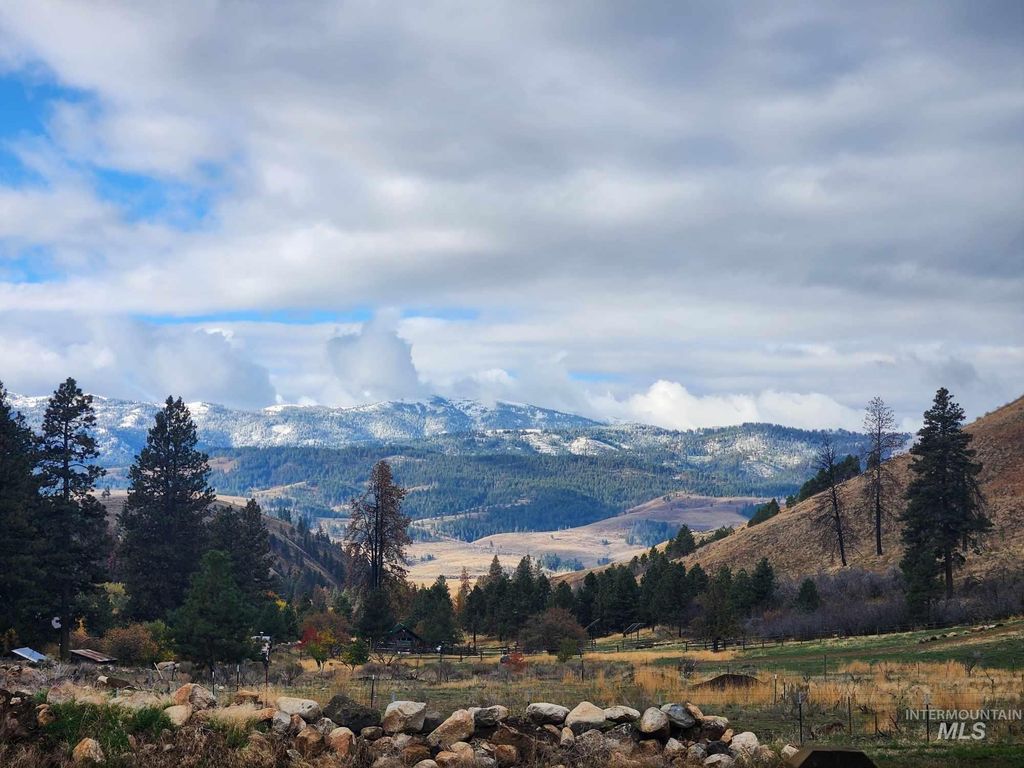 Photo of 2267 Private Road 1, Cambridge, ID 83610 (MLS # 98978201)