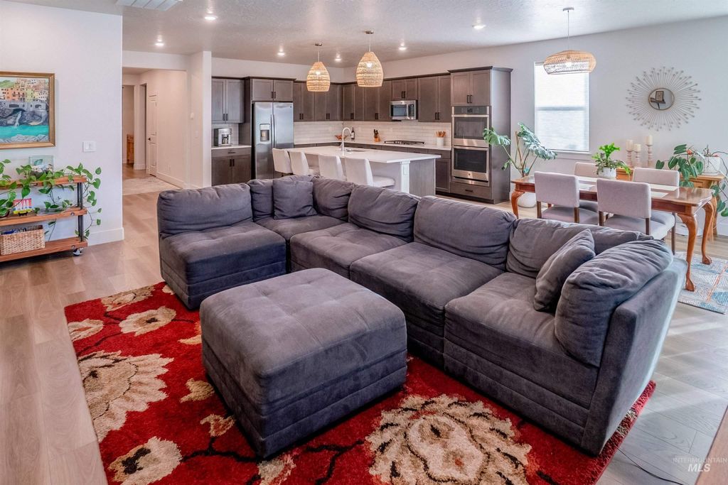 Photo of 5427 S Scandia Avenue, Meridian, ID 83642 (MLS # 98975300)