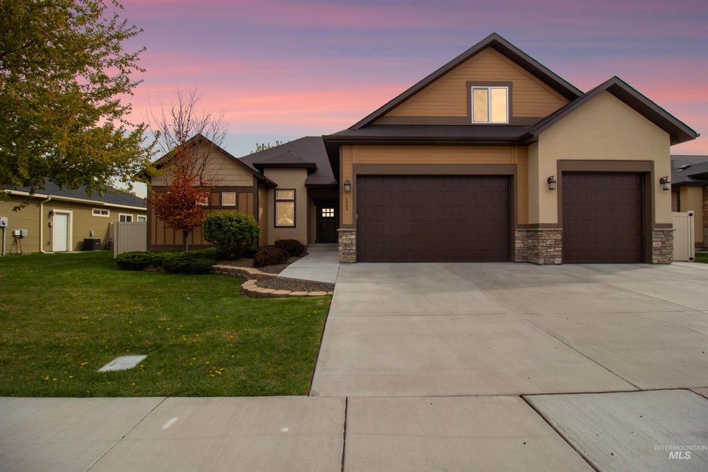 Photo of 525 Shadetree Trail, Twin Falls, ID 83301 (MLS # 98982992)