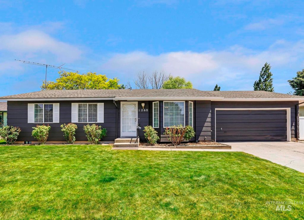 Photo of 1260 N Blake Street, Twin Falls, ID 83301 (MLS # 98986719)