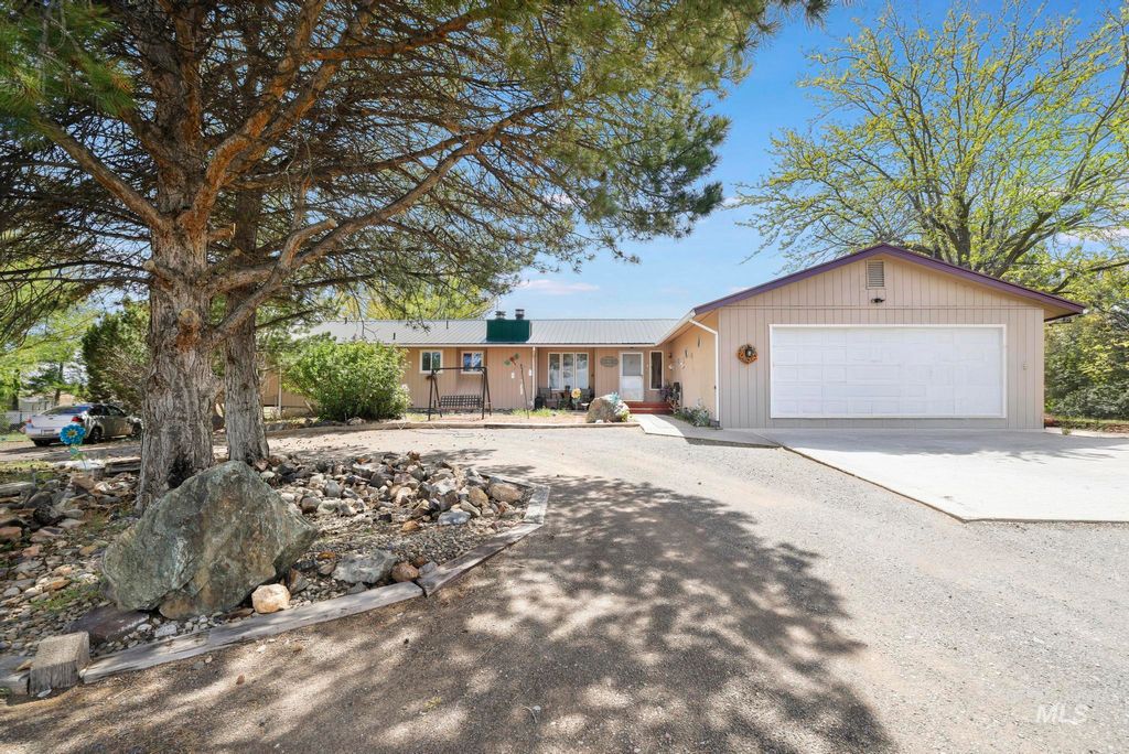 Photo of 2593 E 3700, Twin Falls, ID 83301 (MLS # 98983639)
