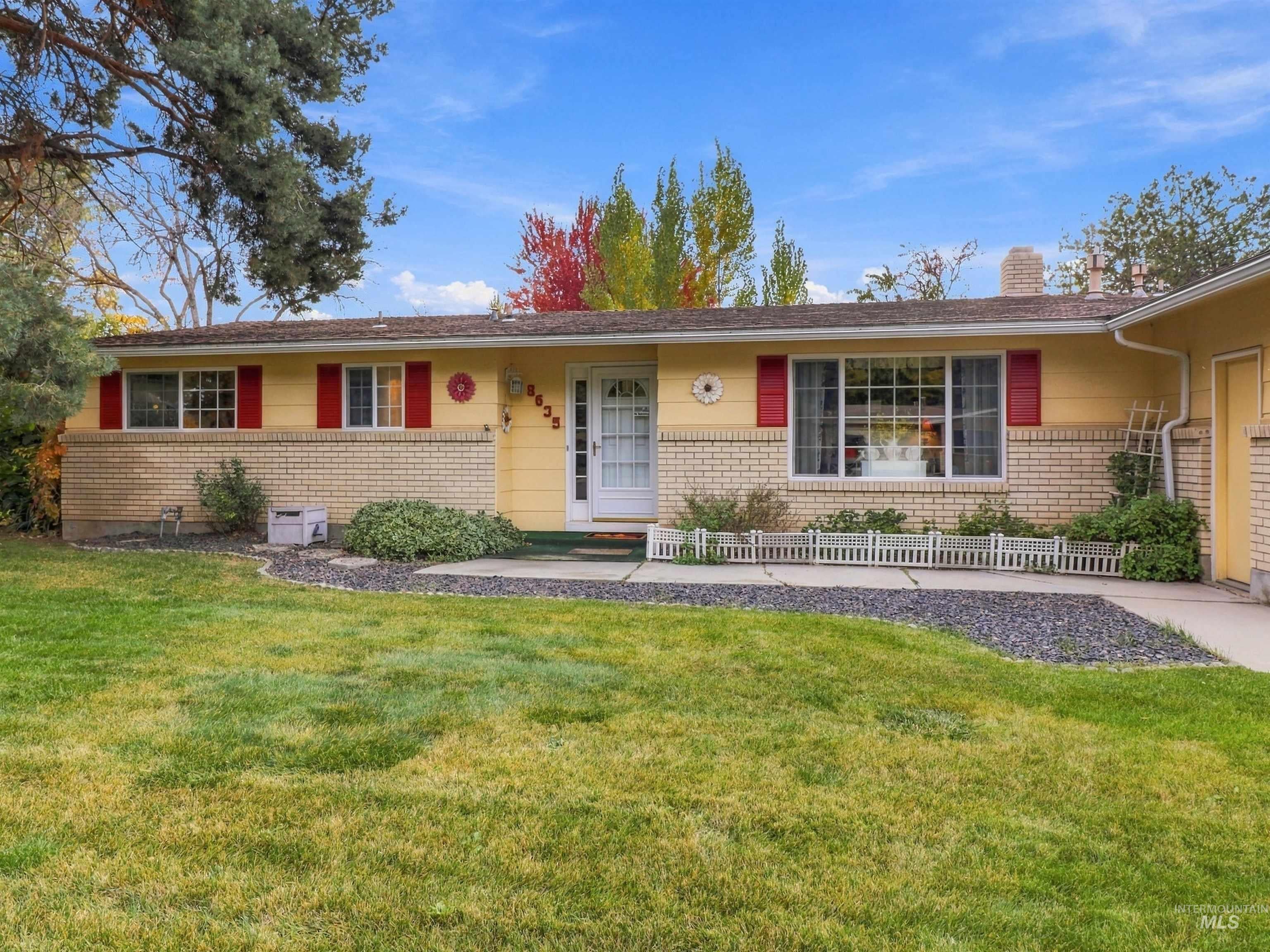 8635 W Winchester