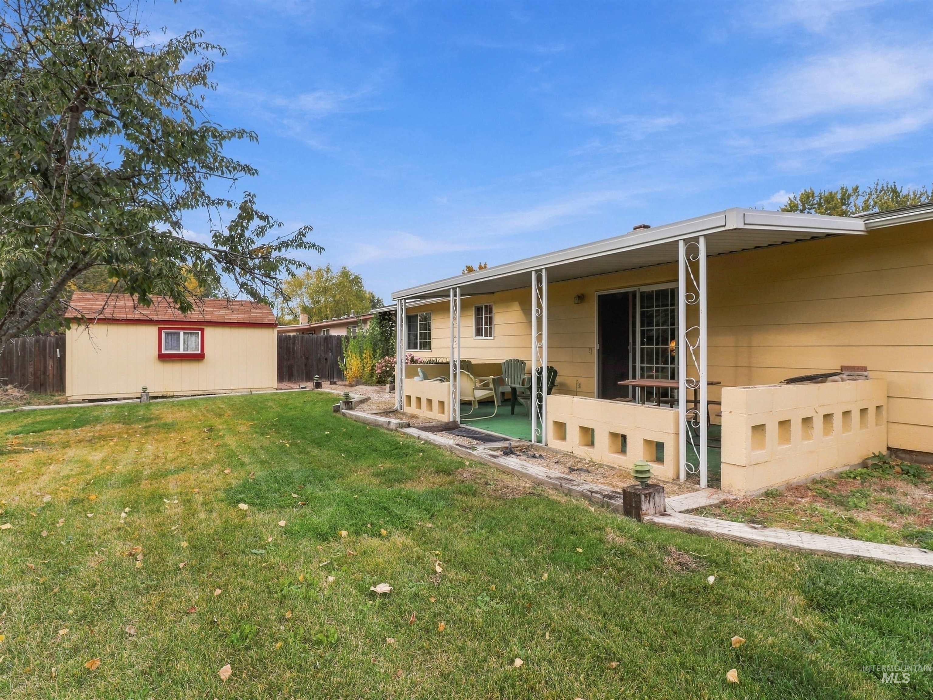 8635 W Winchester