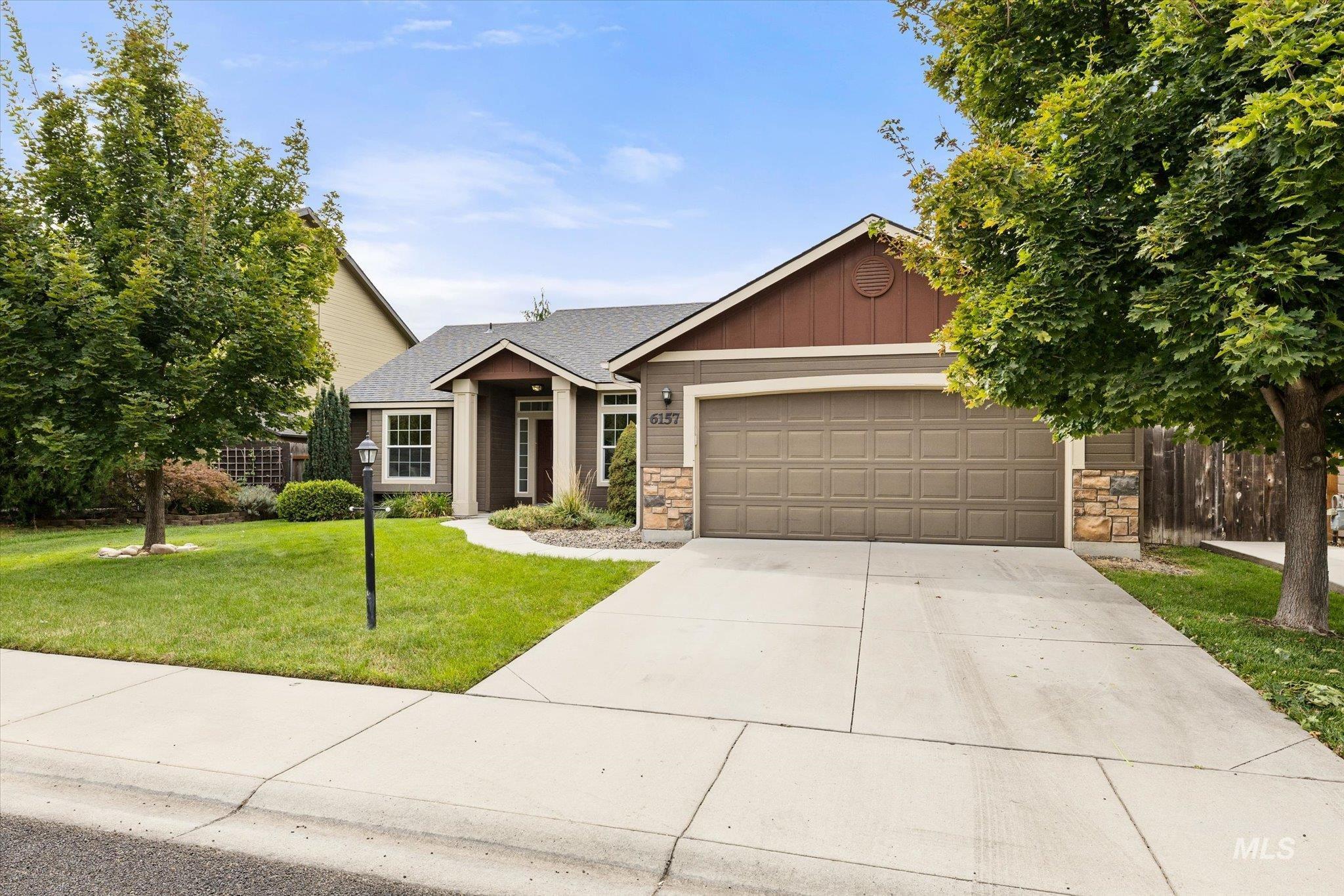 6157 N Silver Elm Way