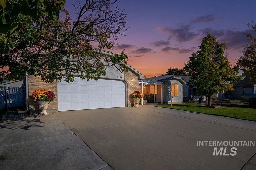 2166 W Sandalwood Dr