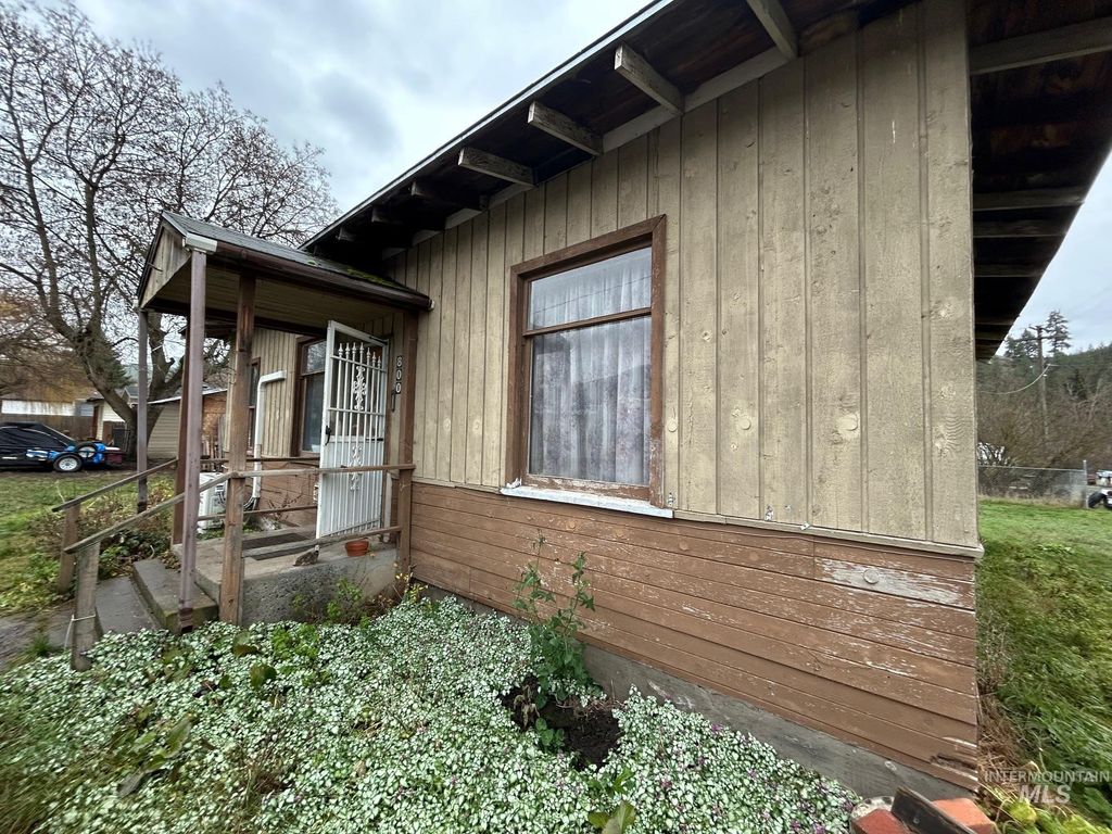 Photo of 800 Culdesac Avenue, Culdesac, ID 83524 (MLS # 98970382)