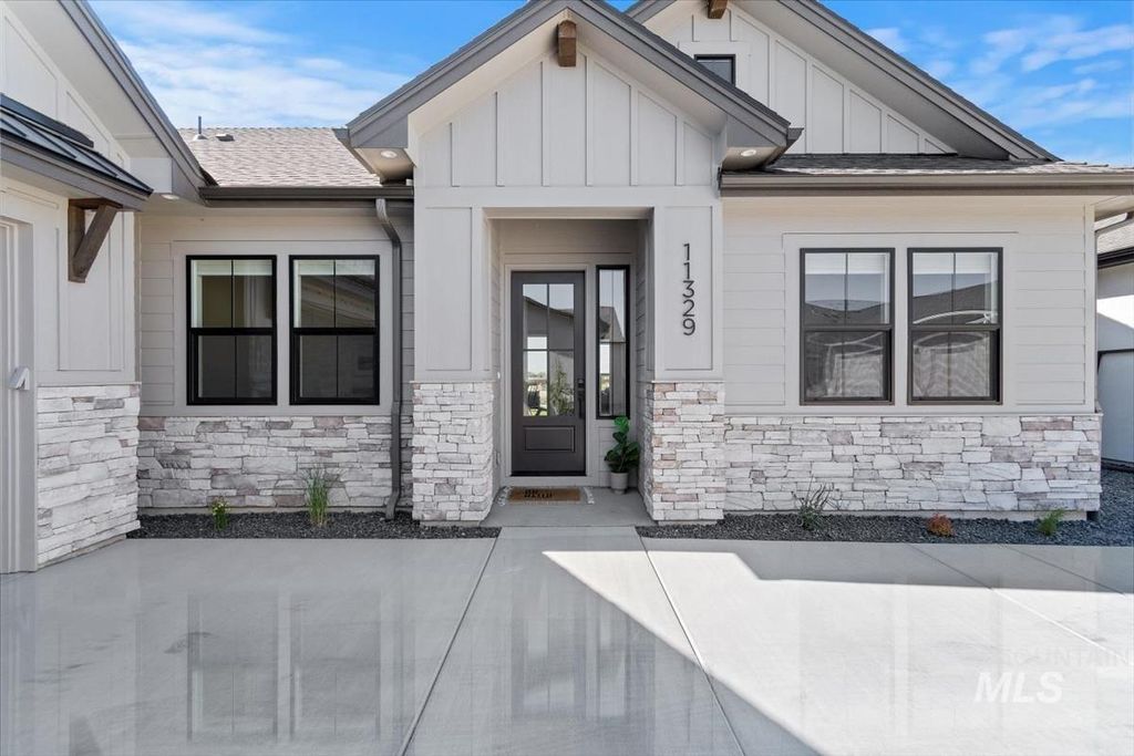 Photo of 11329 S Corballis Ln, Kuna, ID 83634 (MLS # 98979148)