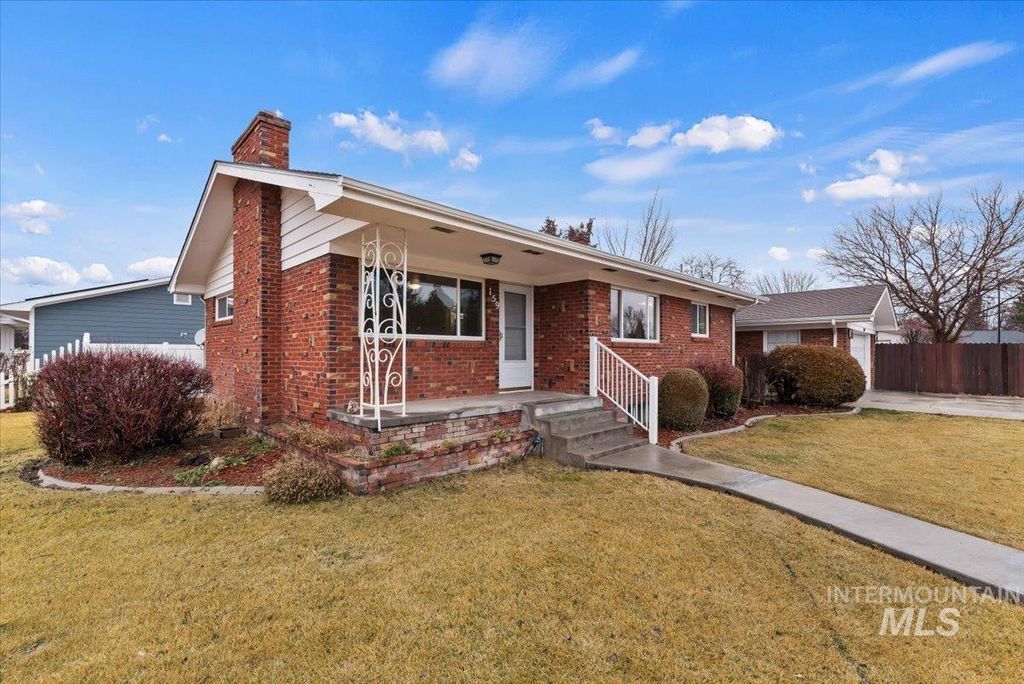 Photo of 159 N Ada Place, Nampa, ID 83651 (MLS # 98975941)