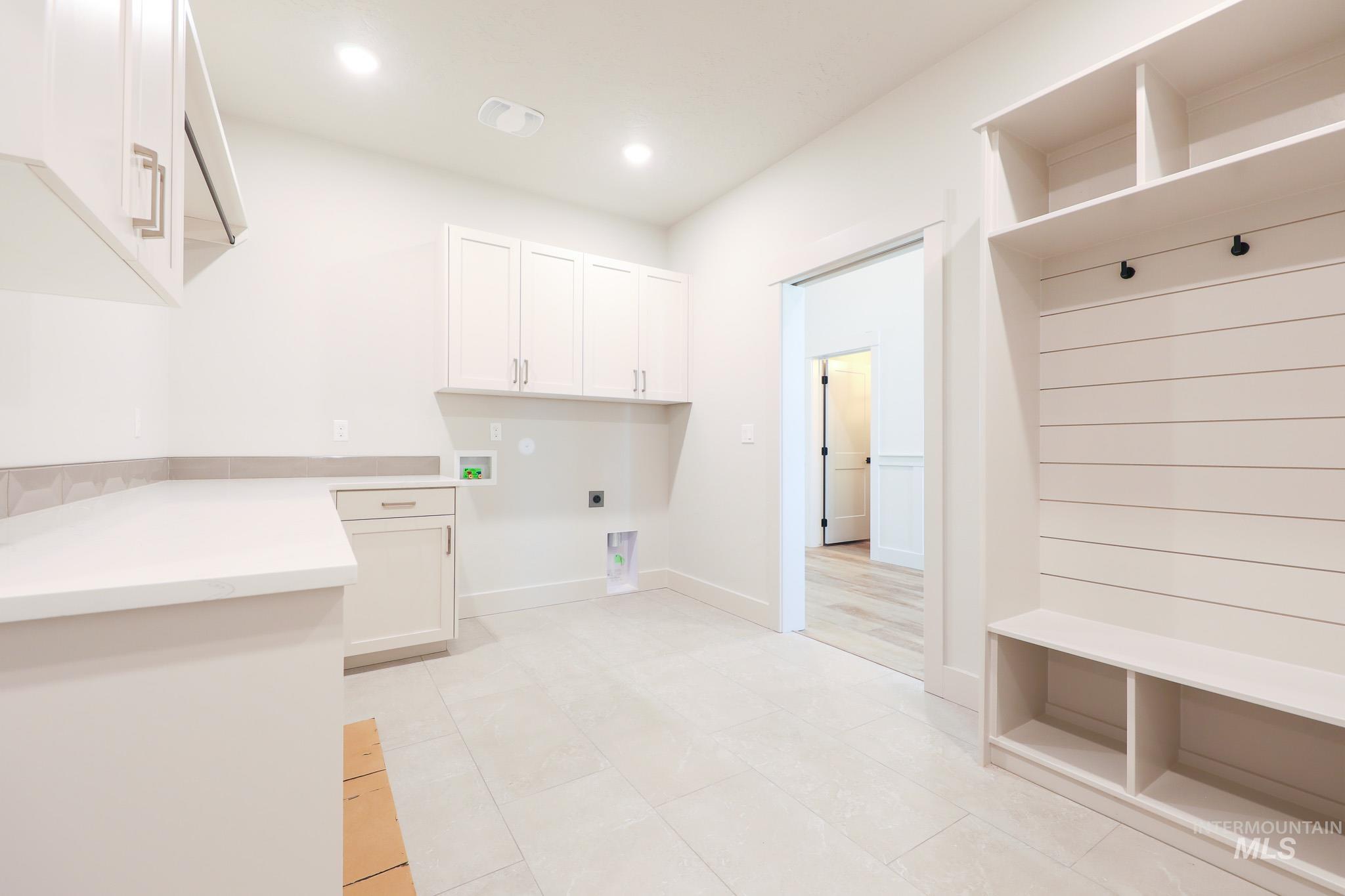 7195 E Merlin Hawk Ct