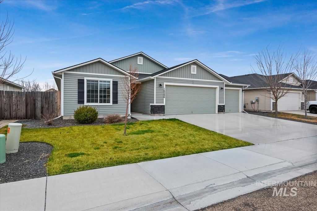 Photo of 16586 Corrine Ave, Caldwell, ID 83607 (MLS # 98986712)