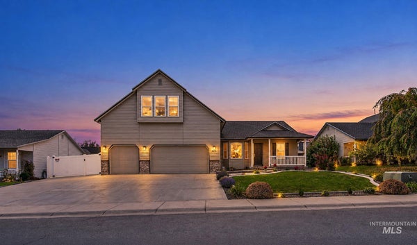 1873 W YUKON DR, KUNA, ID 83634 - Image 00a26a4aacb80f7499f24f929a06713c/2135126671