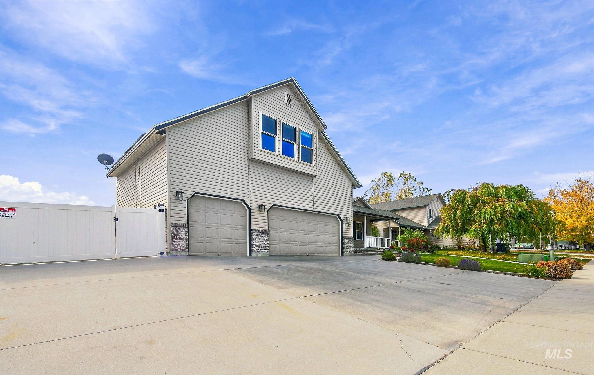 1873 W Yukon Dr