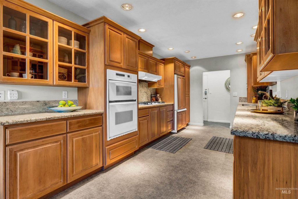 Photo of 3701 W Crescent Rim Drive #406, Boise, ID 83706 (MLS # 98972601)