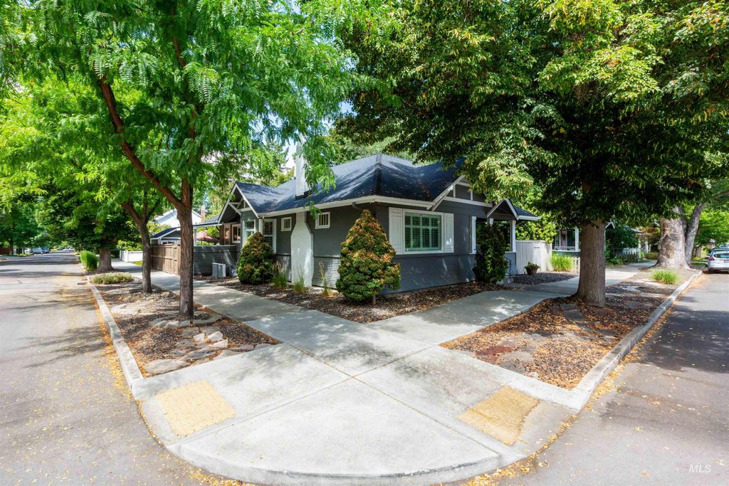 Photo of 1201 N 22nd St, Boise, ID 83702 (MLS # 98986320)