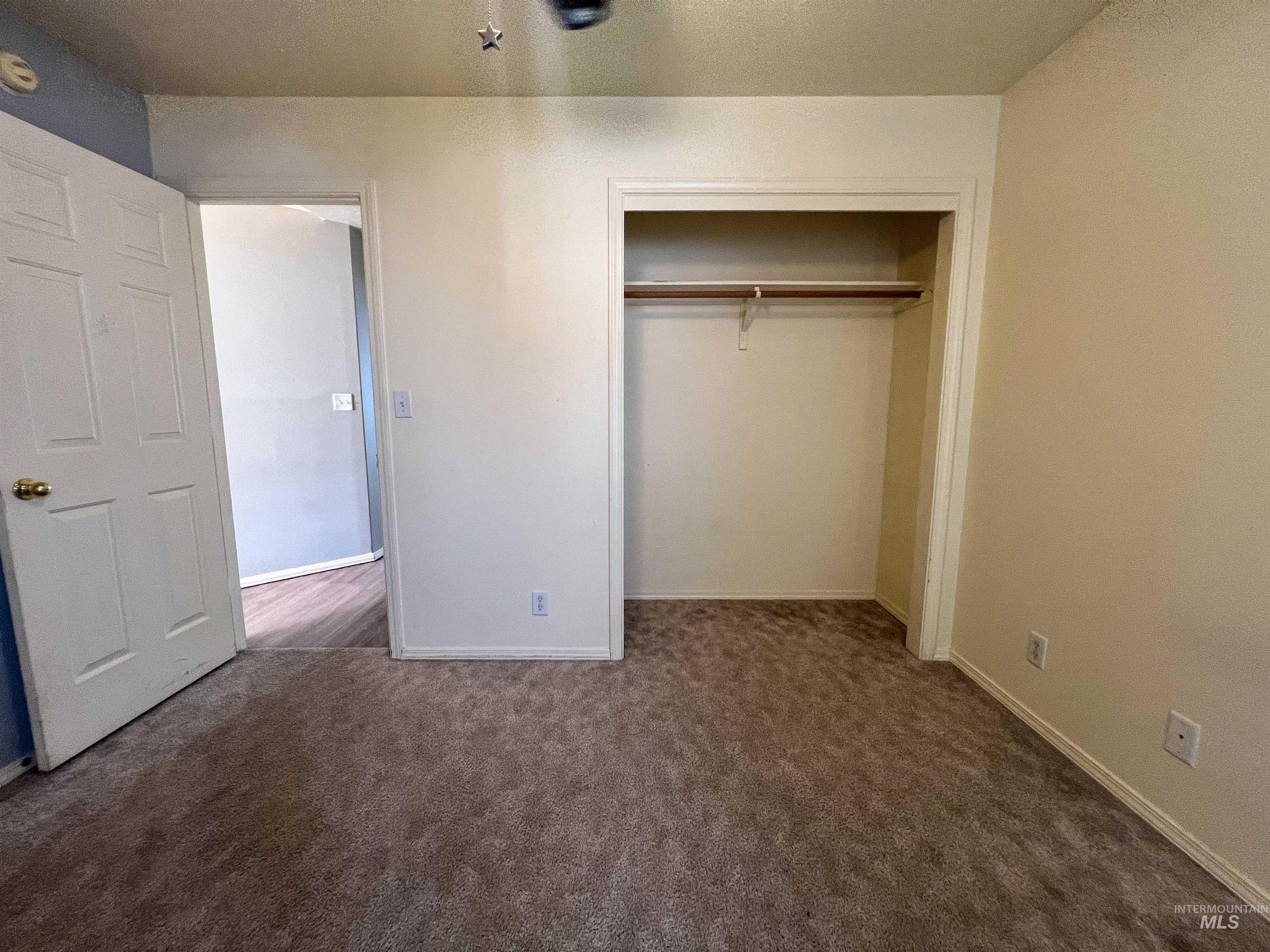 Twin Falls, Idaho 83301, United States, 3 Bedrooms Bedrooms, ,2 BathroomsBathrooms,Residential,Pending,41059