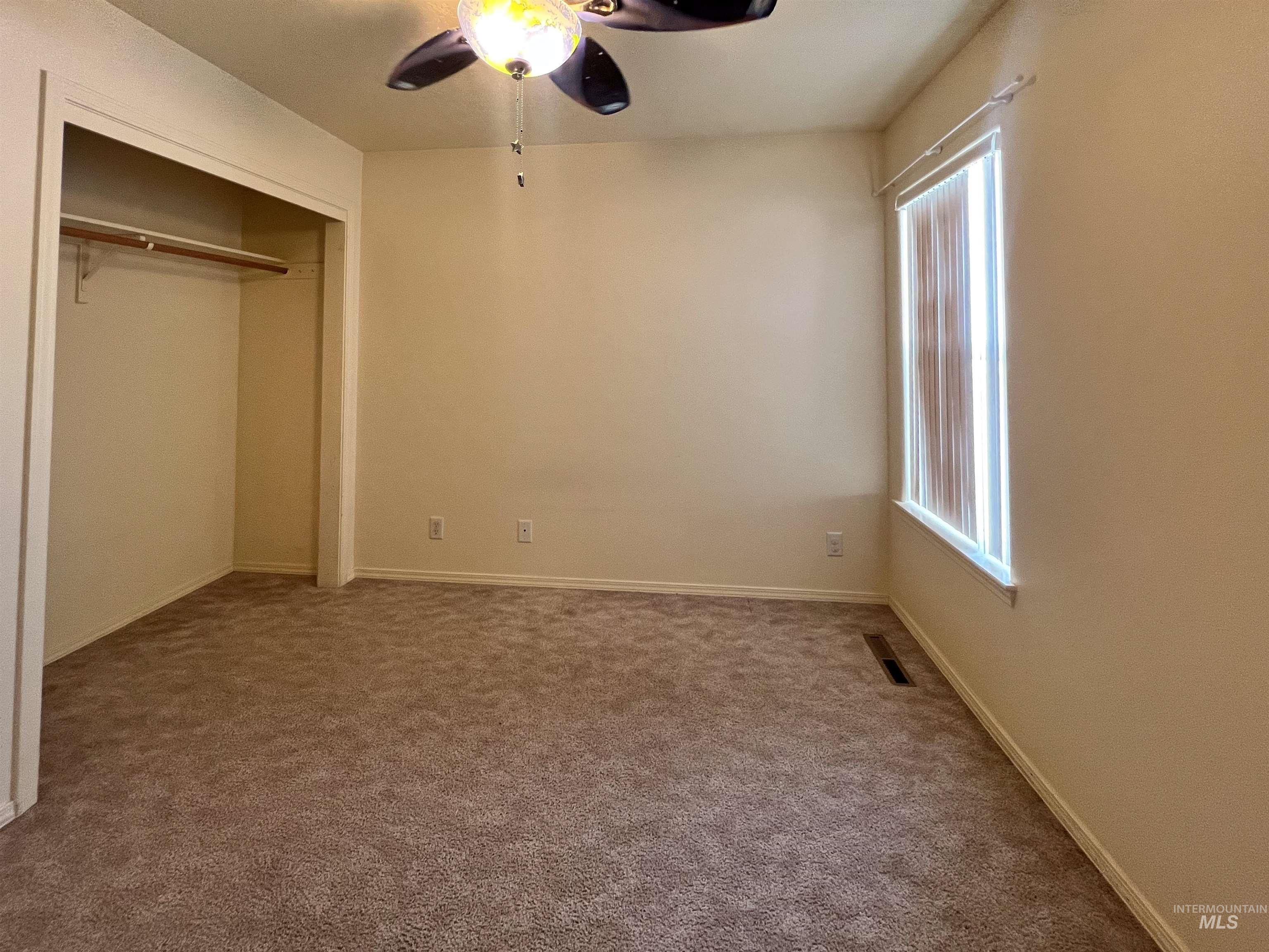 Twin Falls, Idaho 83301, United States, 3 Bedrooms Bedrooms, ,2 BathroomsBathrooms,Residential,Pending,41059