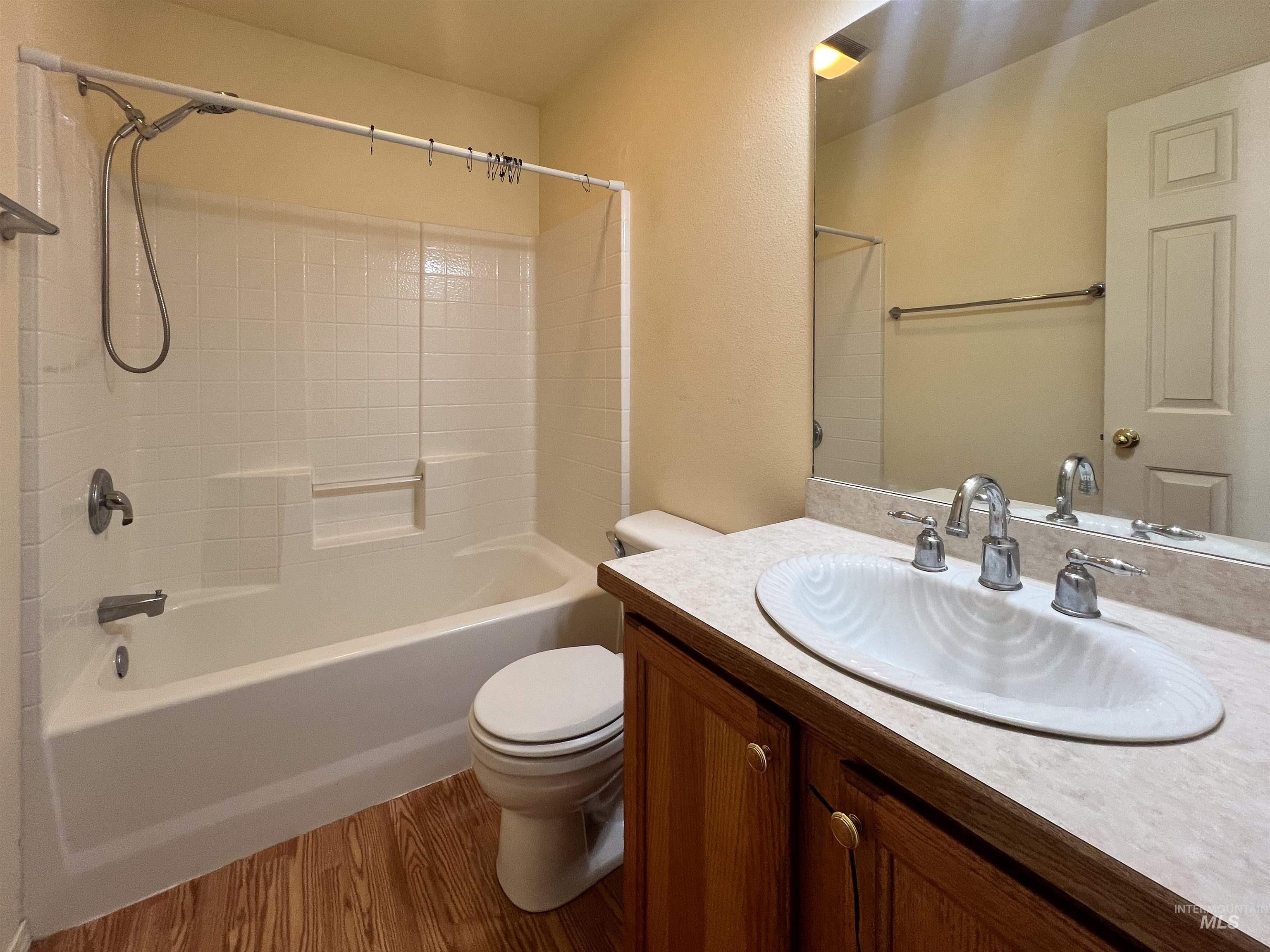 Twin Falls, Idaho 83301, United States, 3 Bedrooms Bedrooms, ,2 BathroomsBathrooms,Residential,Pending,41059