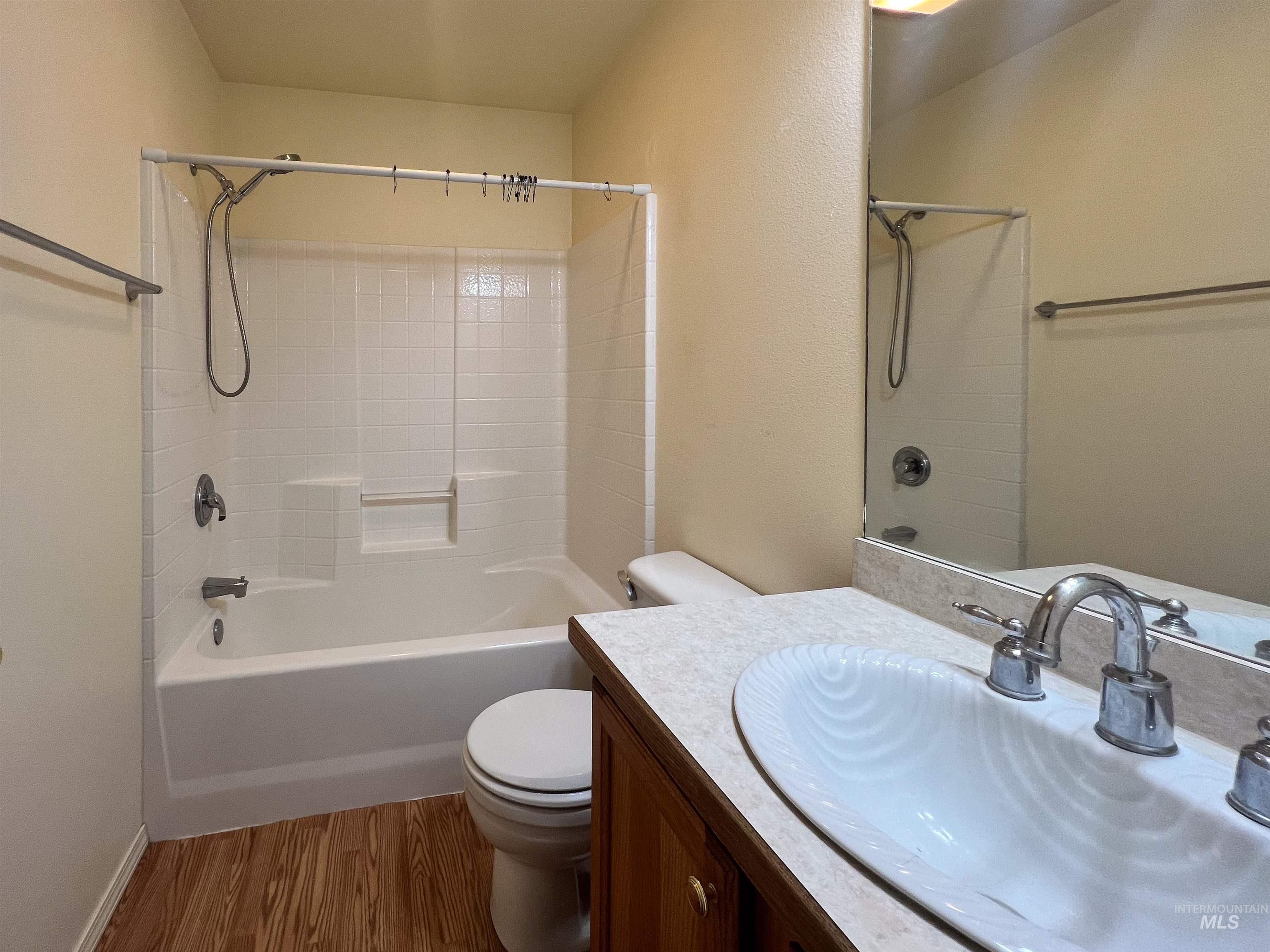 Twin Falls, Idaho 83301, United States, 3 Bedrooms Bedrooms, ,2 BathroomsBathrooms,Residential,Pending,41059