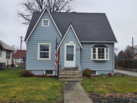 Photo of 644 N 7th St, Payette, ID 83661 (MLS # 98969231)
