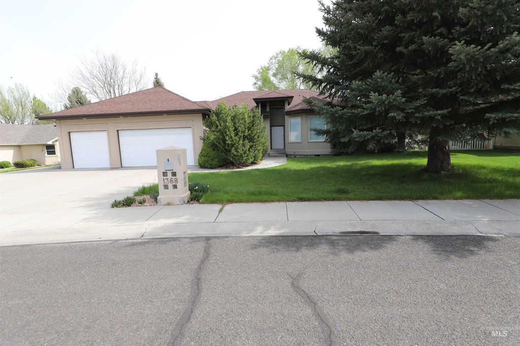 Photo of 1368 Stoneybrook Circle, Twin Falls, ID 83301 (MLS # 98981030)