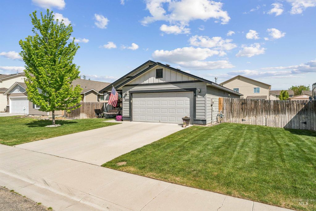 Photo of 11670 Cambria St, Caldwell, ID 83605 (MLS # 98985790)