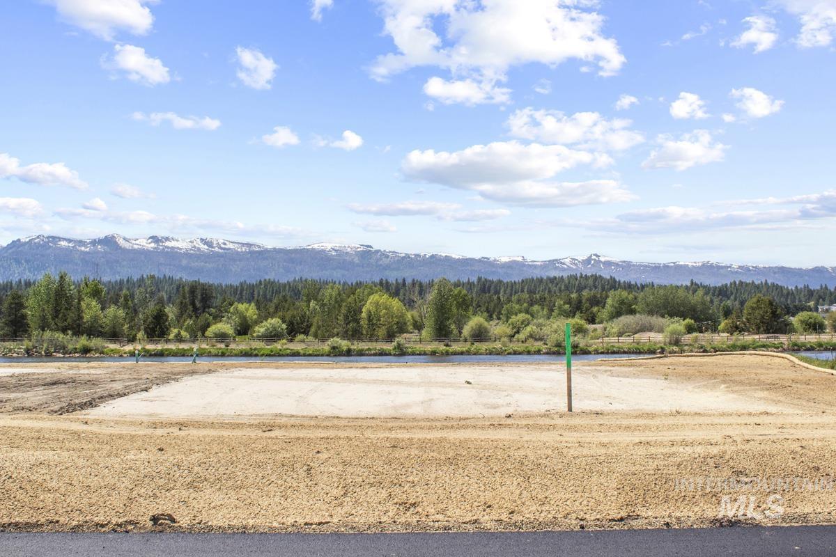 L11 B1 River Bank Drive