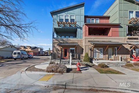 272 E 36th St. Garden City ID 83714