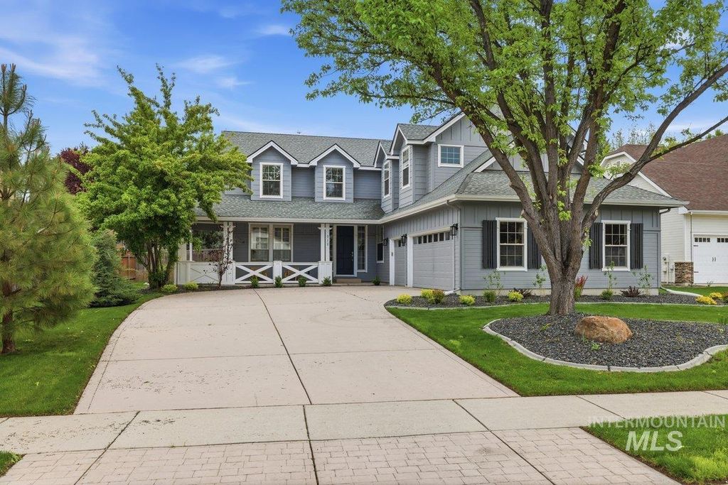 Photo of 918 N Caledonia Place, Eagle, ID 83616 (MLS # 98983447)