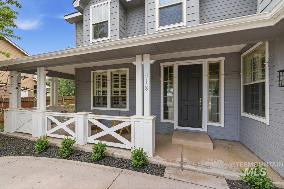 918 N Caledonia Place