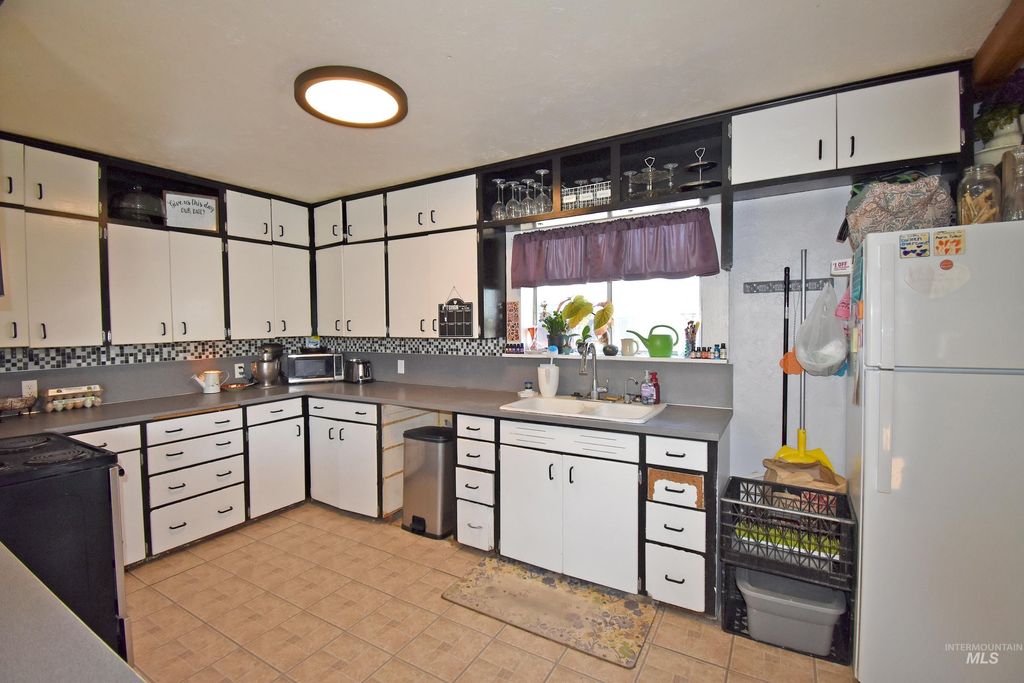 Photo of 1521 Grelle Avenue, Lewiston, ID 83501 (MLS # 98984358)