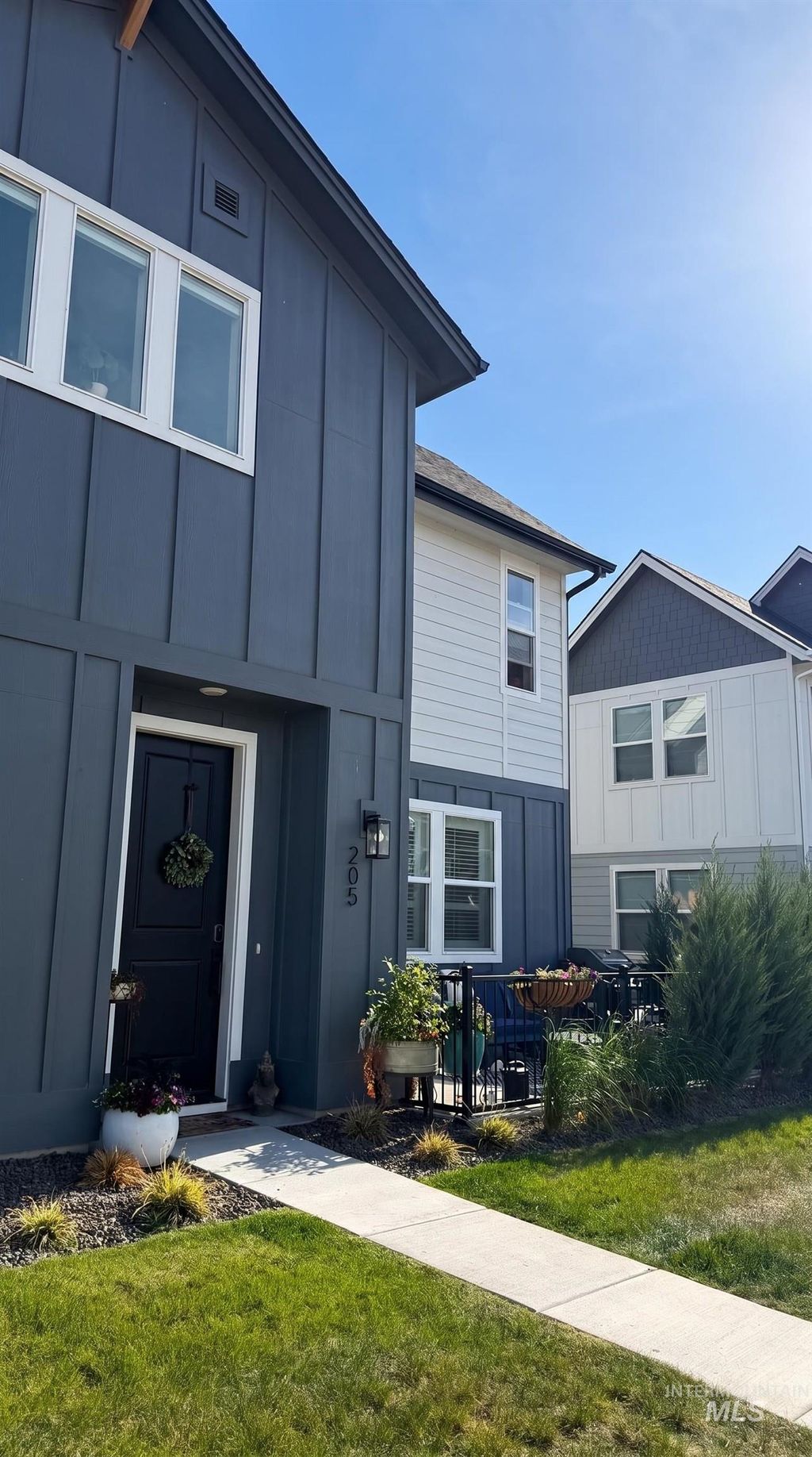 Photo of 205 S Ripplerock Ln, Star, ID 83669 (MLS # 98986135)