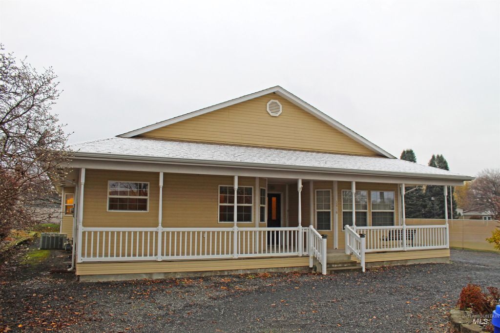 Photo of 3816 16th Street, Lewiston, ID 83501 (MLS # 98969206)