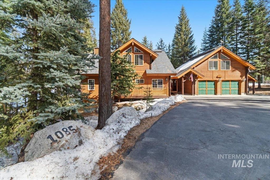 Photo of 1085 Chip Shot Dr, McCall, ID 83638 (MLS # 98979579)