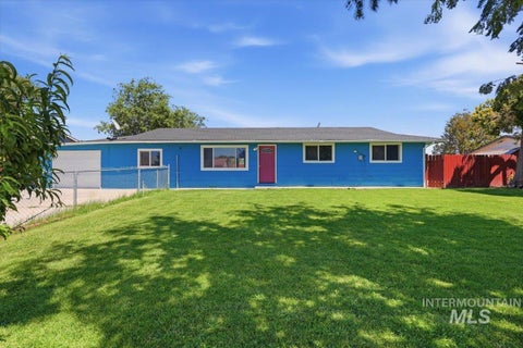 Photo of 5720 Sunset Dr, Nampa, ID 83686 (MLS # 98991561)