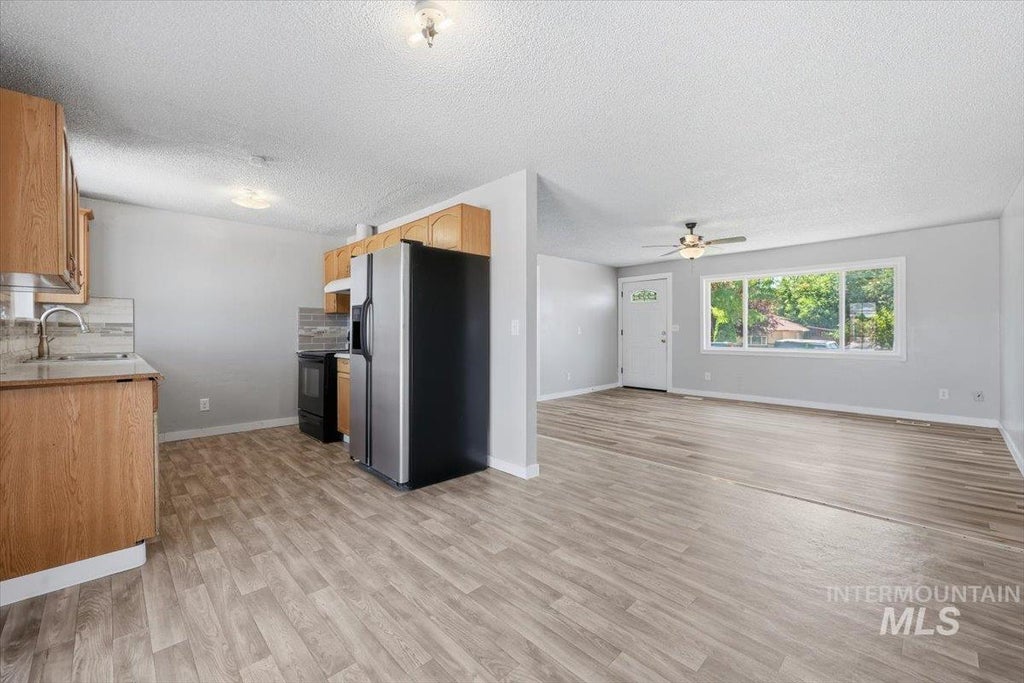 Photo of 5720 Sunset Dr, Nampa, ID 83686 (MLS # 98991561)