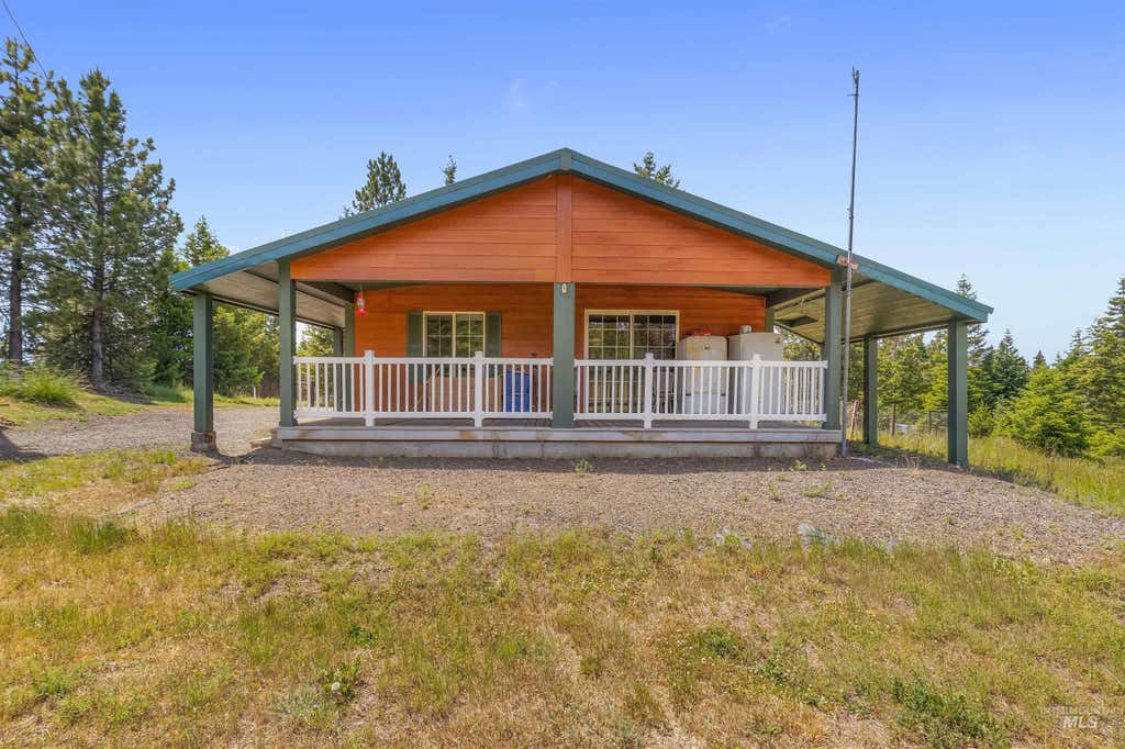 Photo of 43874 Yellow Pine Avenue, Winchester, ID 83555 (MLS # 98991857)