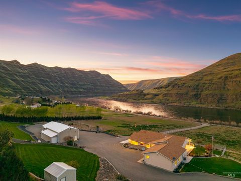 Photo of 11056 Snake River Road, Asotin, WA 99402 (MLS # 98981715)