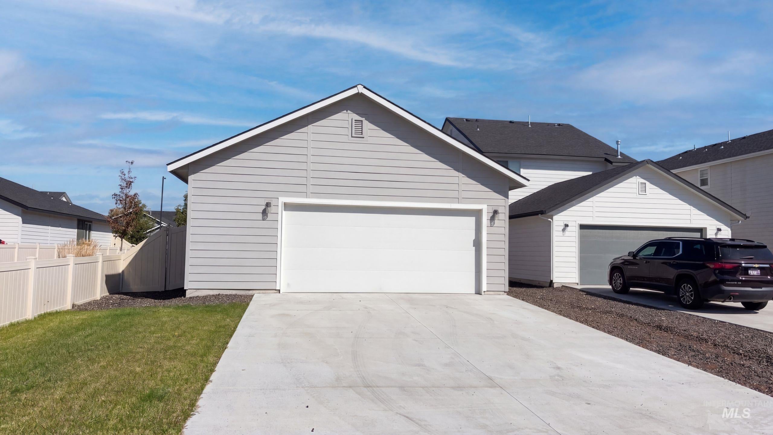 4998 W Thornapple Dr