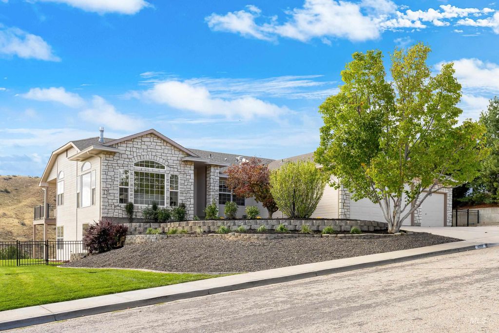 Photo of 4055 N La Mesita Way, Boise, ID 83702 (MLS # 98963828)