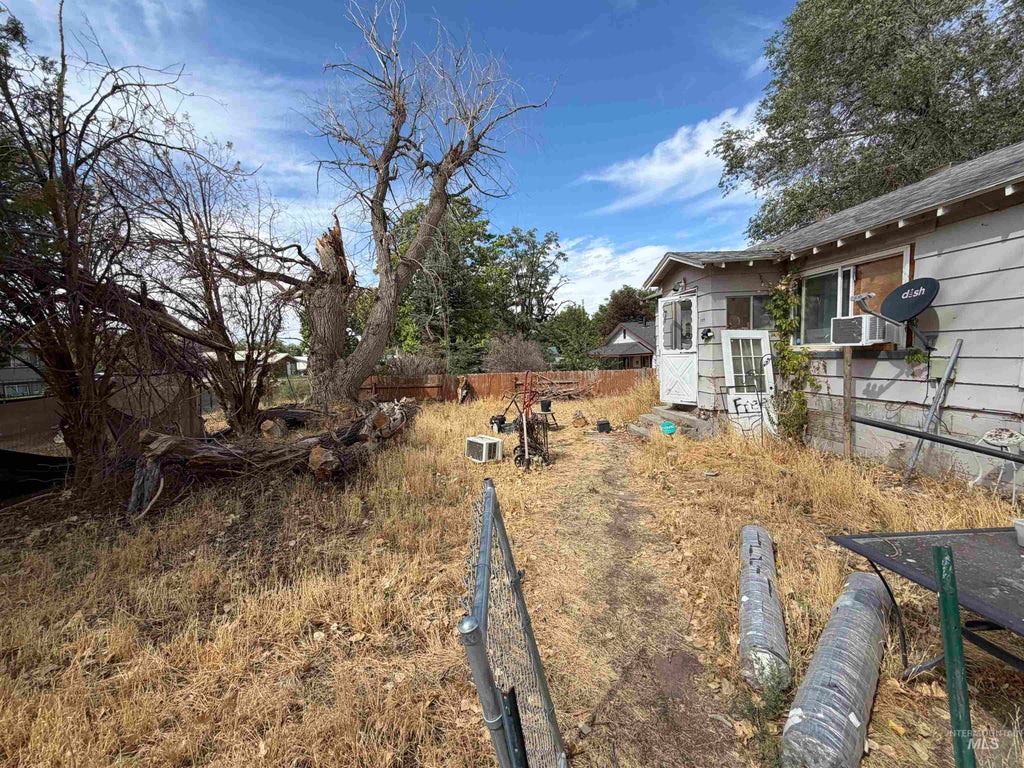 Photo of 324 5th Ave W AVE, Jerome, ID 83338 (MLS # 98999412)